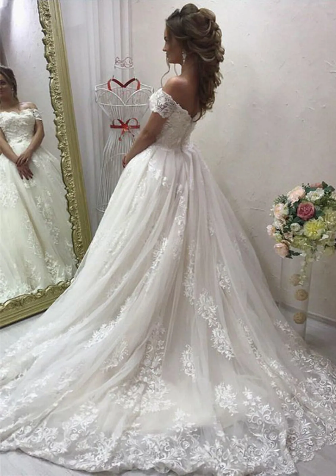 Ball Gown Off Shoulder Sweetheart Court Lace Tulle Wedding Dress