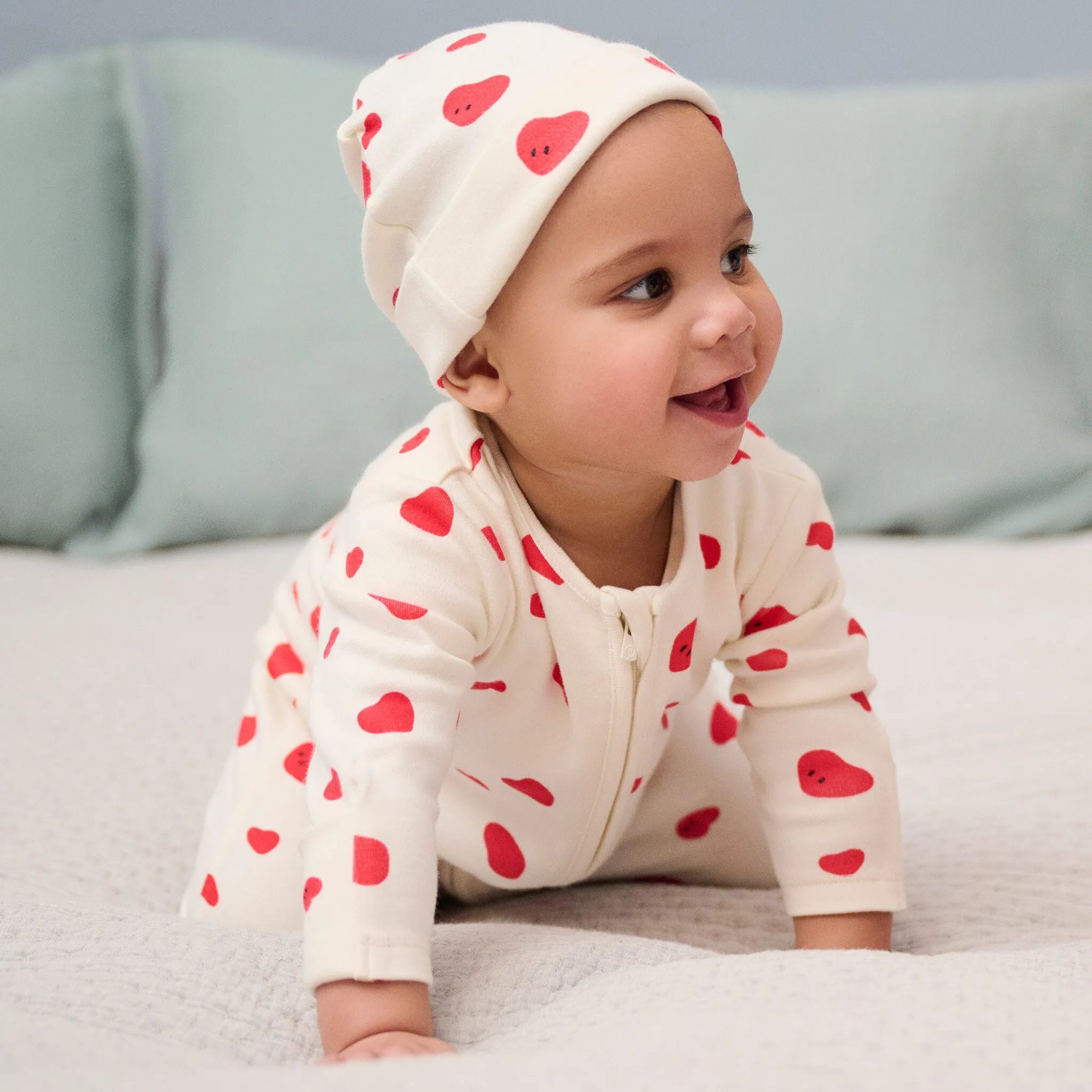 Hearts Clever Zip Baby Pajamas & Hat Set